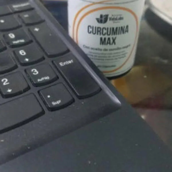 Foto de un cliente con su frasco